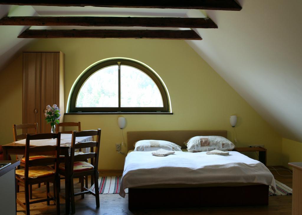Penzion Kremenisko Banská Štiavnica Rum bild